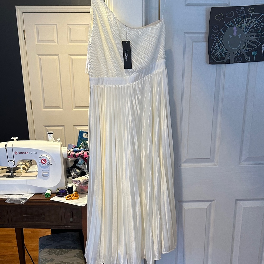 Lulu's Elegant One Shoulder White Dress - Picture 3 of 5